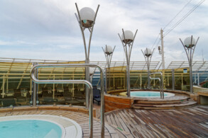 Pool, Sonnendeck