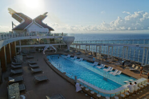 Pooldeck - Resort Deck