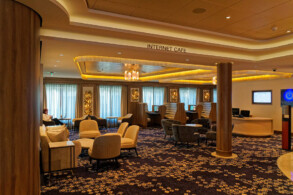 Atrium -Internet Cafe