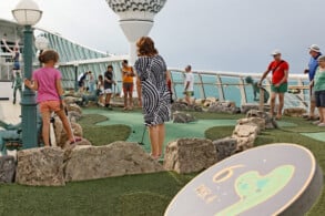 Sports Deck - Minigolf