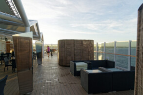 Yacht Club Pool- und Sonnendeck