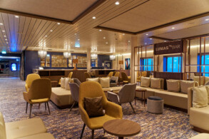 Lumas Bar & Lounge