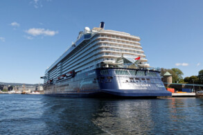 Mein Schiff 4