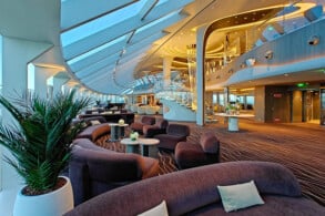 Yacht Club Top Sail Lounge