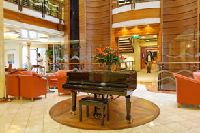Piano Bar