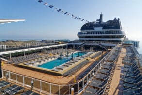 Atmosphere pool