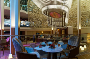 Grand Plaza und Martini Bar