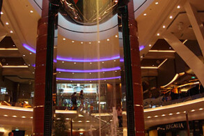 Rising Tide Bar - Royal Promenade - Oasis of the Seas