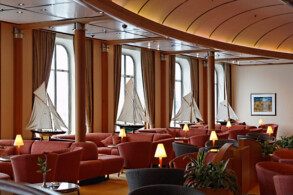 Clipper Lounge