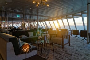 X-Lounge
