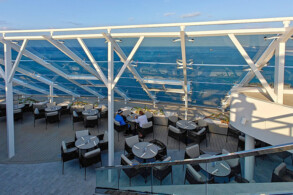 Yacht Club Bar and Grill