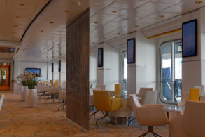 TUI Bar