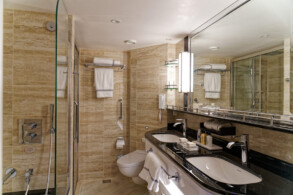 Concierge Suite 855