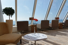 X Lounge