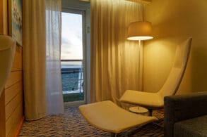 Suite 8227
