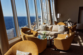 Pinnacle Lounge