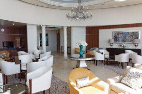 Pinnacle Lounge