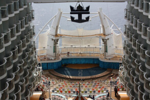 Aqua Theater - Boardwalk - Oasis of the Seas