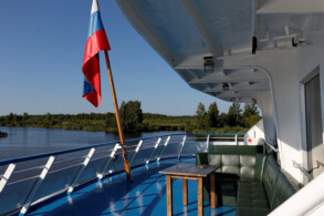Deck 4, Heck