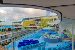 Royal Bay Pool, Chill Island