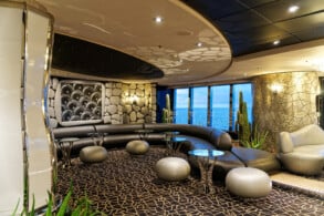 Black & White Lounge