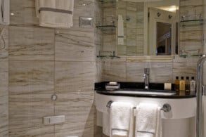 Veranda Suite 648