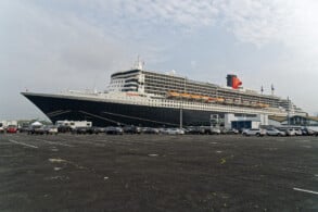 Queen Mary 2 in Brooklyn