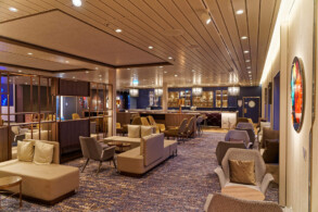 Lumas Bar & Lounge