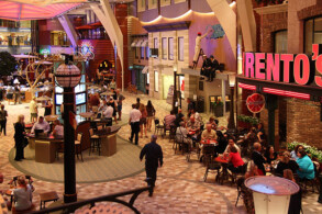 Royal Promenade - Oasis of the Seas