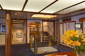 Reception Salon