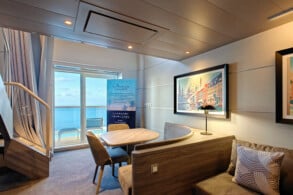 Yacht Club Duplex Suite 16019