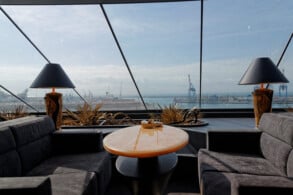 Yacht Club Top Sail Lounge