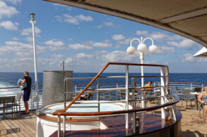 Thalassa Bar, Deck 5 hinten