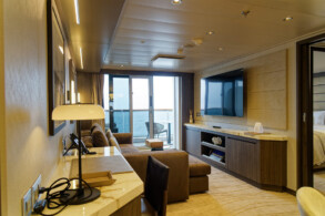 Cove Residence Suite 8033