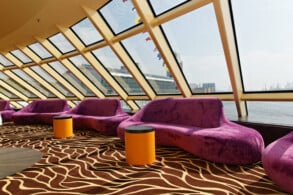 AIDA-Lounge, Bibliothek