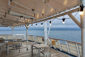 Aussenbereich der Seabreeze-Lounge am Heck