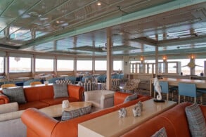 Expedition Lounge und Bar