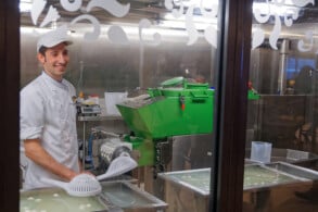 Mozzarella-Herstellung