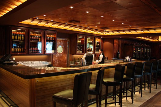 Vintages: Weinbar und Tapas