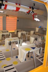 18 Rettungsboote für je 370 Passagiere stehen direkt zum Einstieg bereit