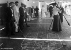 Kreuzfahrt-Geschichte: Shuffleboard auf einem Ozean-Riesen in 1905