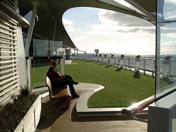 Entspannen und genießen: Der Lawn Club auf der Celebrity Equinox