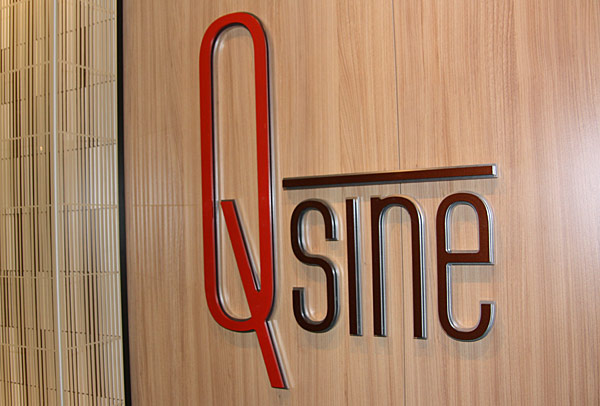 Das Qsine feiert auf der Celebrity Eclipse Premiere