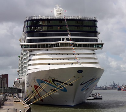 Norwegian Epic in Rotterdam, 19. Juni 2010