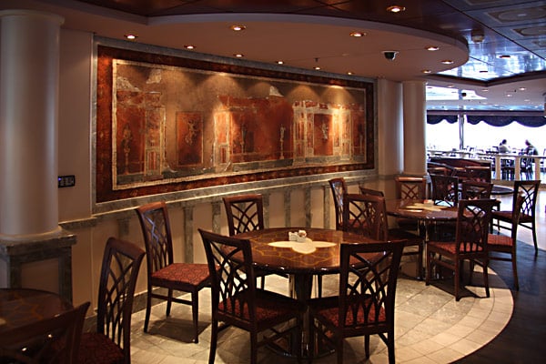 Gemütliches Ambiente im Buffet-Restaurant Villa Pompeiana