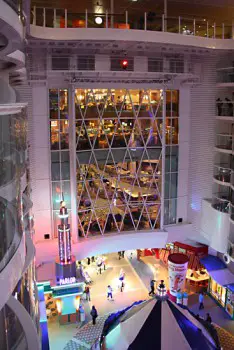 Blick vom Balkon aus Dazzles und Concierge Lounge