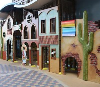 Kinder-Spielhaus am Boardwalk, passend zu mexikanischen Restaurant