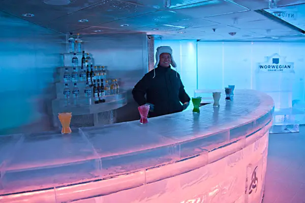 Absichtlich tiefgekühlt: Die Ice Bar auf der Norwegian Epic