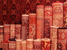 Wer geht schon auf Kreuzfahrt, um einen Teppich zu kaufen?