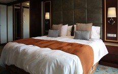 Erholsamer als an Land: Schlafen in einem Bett am Kreuzfahrtschiff